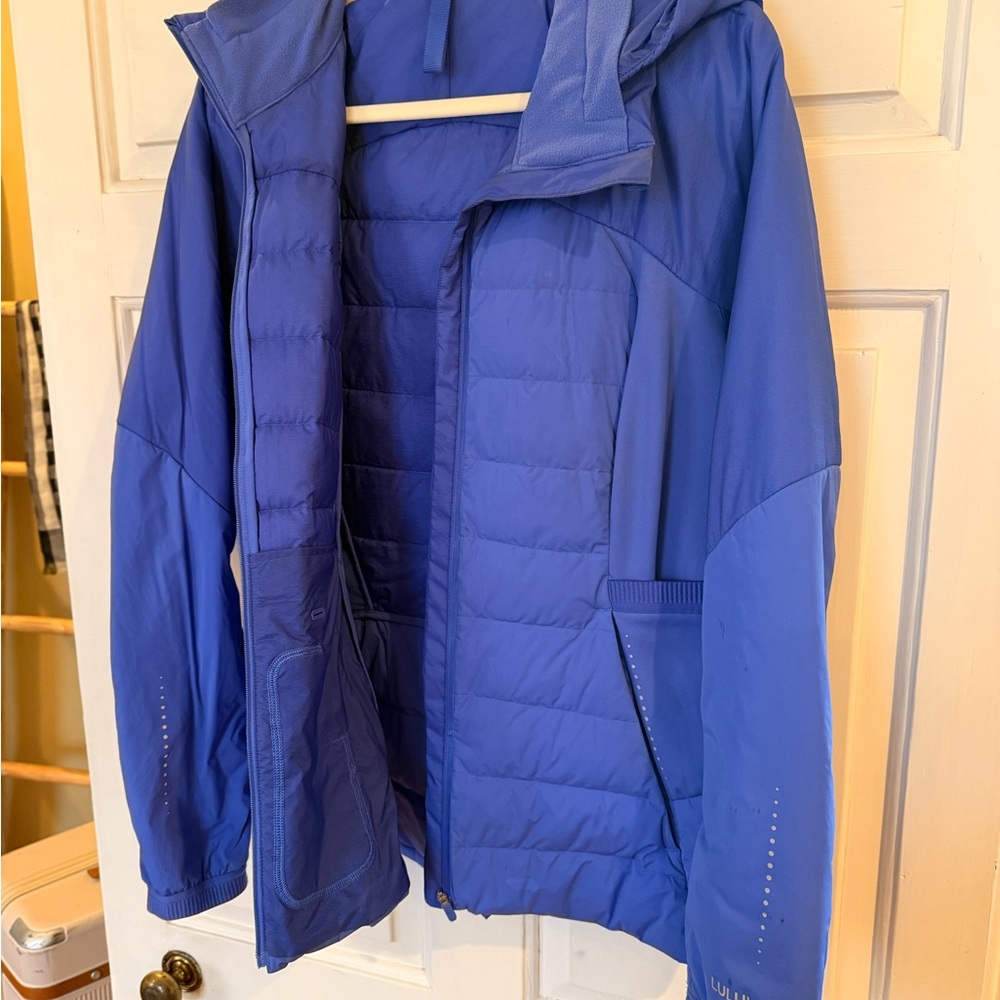 Lululemon Athletica Vibrant Blue Puffer Jacket - Picture 5 of 5